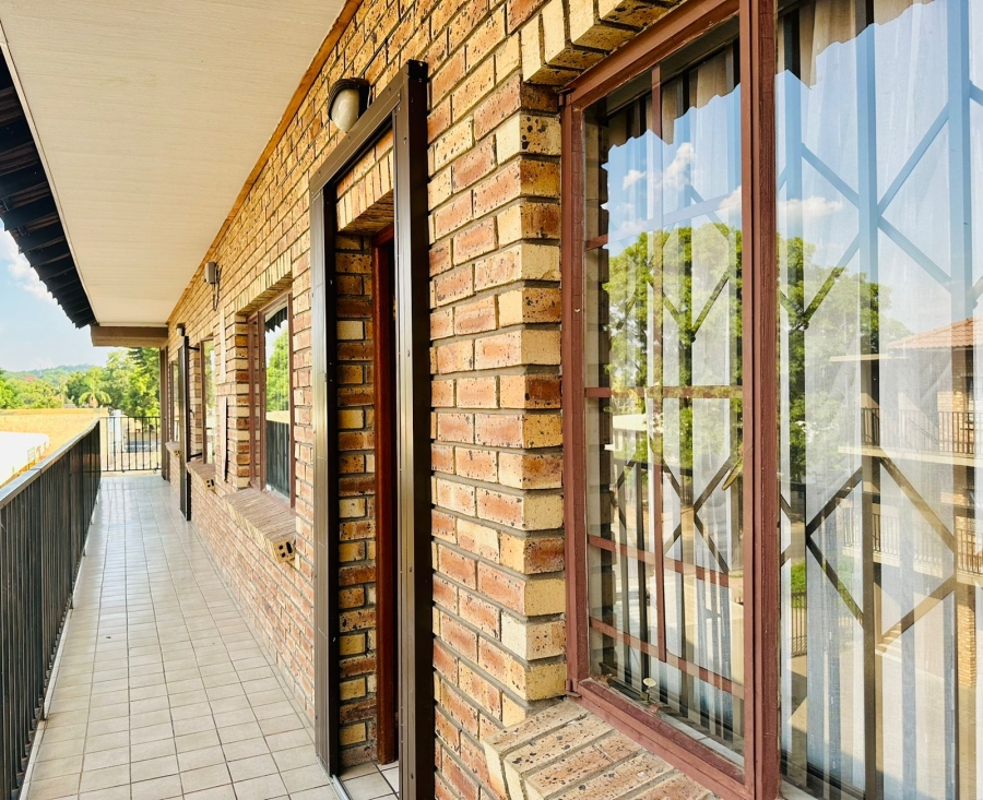 2 Bedroom Property for Sale in Rustenburg Central North West